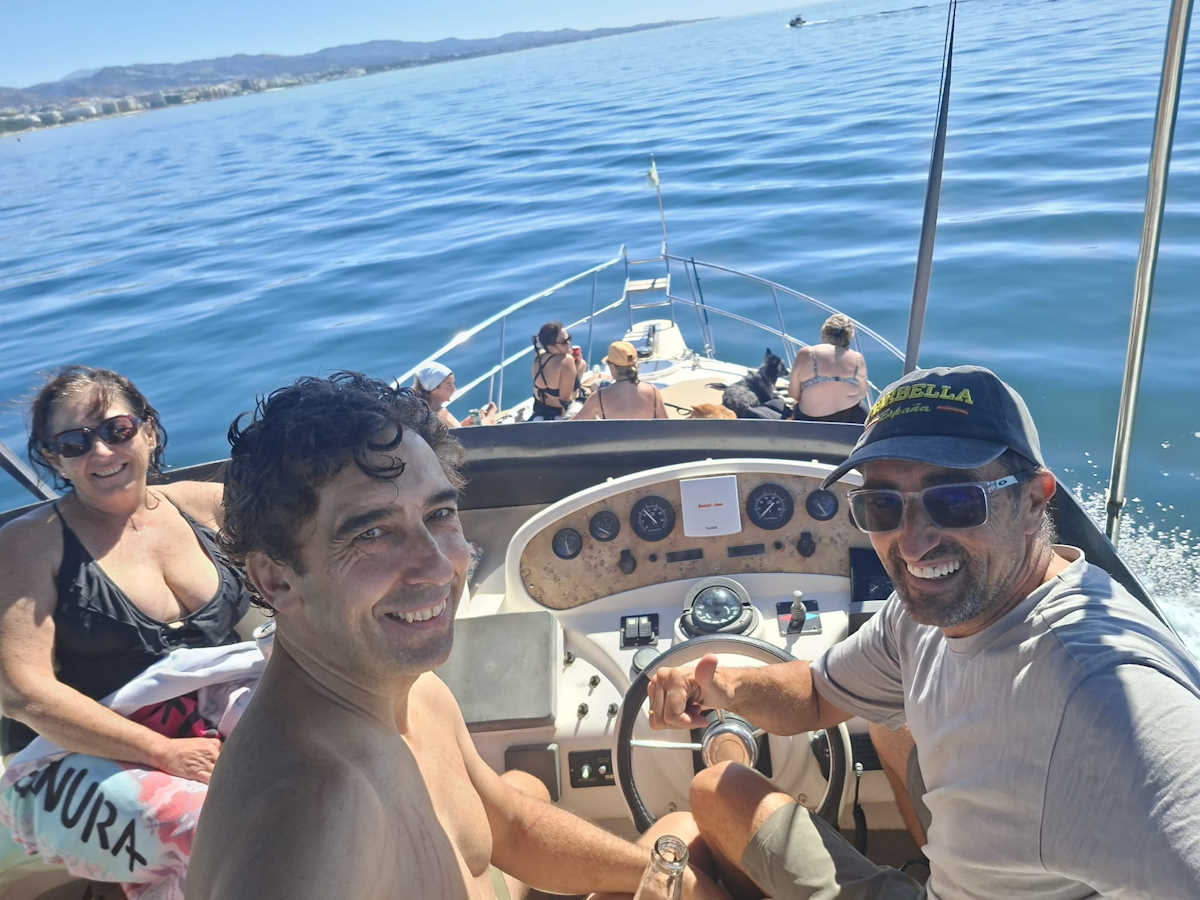 Con el capitán del barco de Marbella